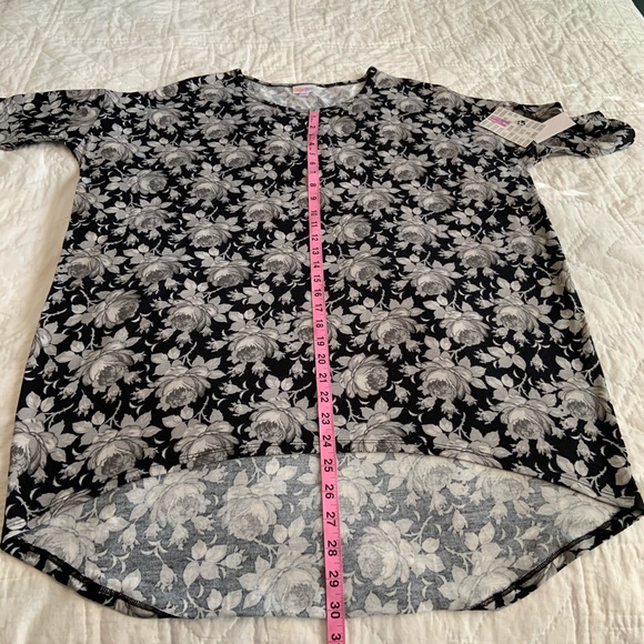 LuLaRoe Irma high low floral black and white shirt - Picture 3 of 12